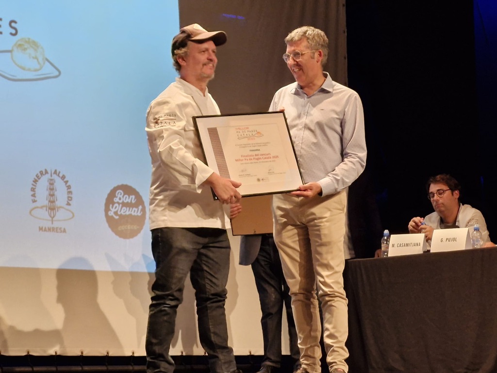 Entrega del diploma de finalista a Panarra en la final del Millor Pa de Pagès Català 2025